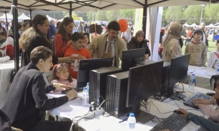 Akıllı şehir oyunları Bursa’da minik oyuncularla buluştu
