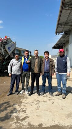 Altınları yanlışlıkla çöpe attılar!