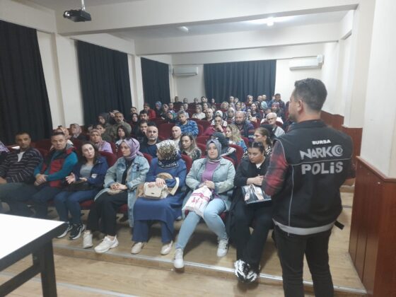 Bursa’da narkotik polisi farkındalık faaliyeti gerçekleştirdi
