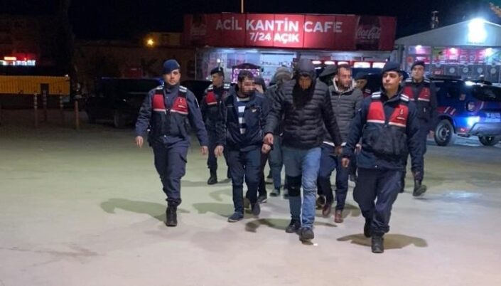 Bursa’da uyuşturucu partisine baskın