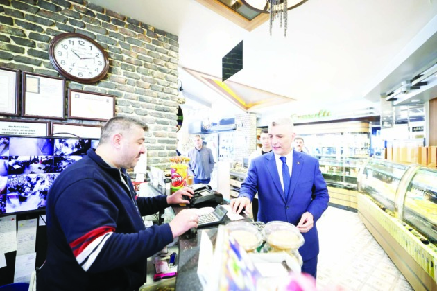 Ticaret Bakanı Bolat’tan esnaf ziyareti