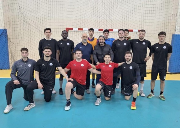 Gençlik ve Spor İl Müdürü Kalın,  hentbol antrenmanına konuk oldu