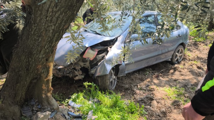 Bursa’da köpeğe çarpmamaya çalışırken kaza yaptı