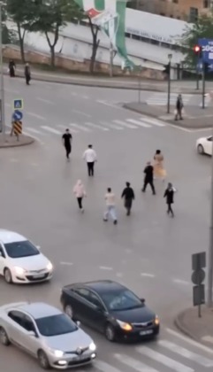 Akan trafikte sopalı kavga!