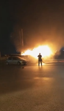 Bursa’da kokoreç aracı alev aldı