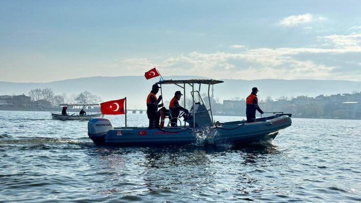 Uluabat Gölü’nde büyük operasyon