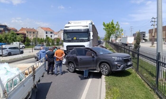 Bursa’da TIR’la cip çarpıştı