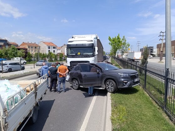 Bursa’da TIR’la cip çarpıştı
