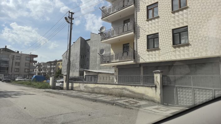 Bursa’da 6 yaşındaki çocuk balkondan düştü!