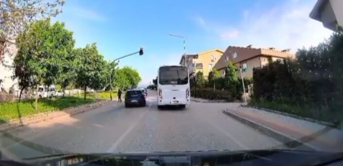 Bursa’da trafikte tehlikeli anlar