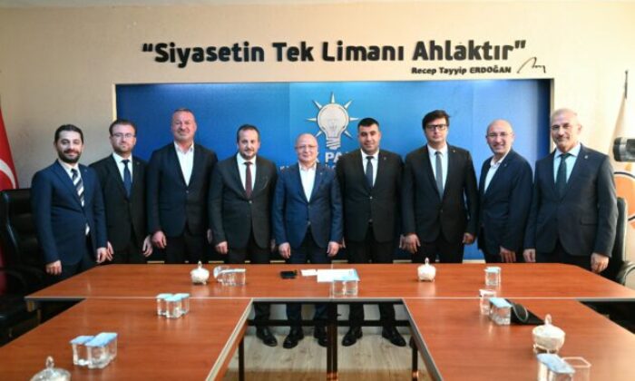 Karacabey’de İYİ Partili 3 Belediye Meclis üyesi AK Parti’ye katıldı