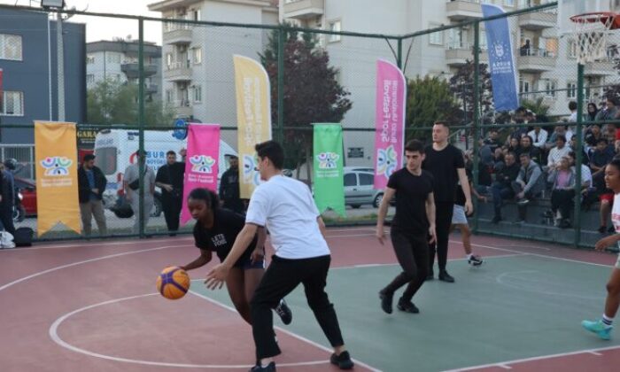 Bursa Uluslararası Spor Festivali’nde ‘Sokak Basketbolu Turnuvası’ düzenlendi