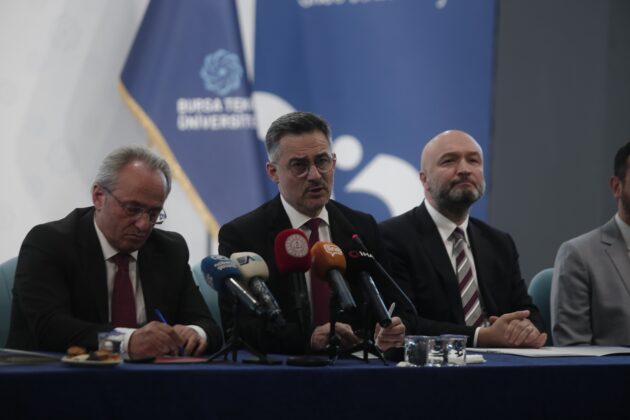 Bursa’da “Tercihten Önce Üniversiteni Yaşa Projesi”