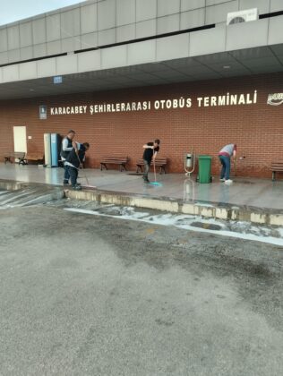 Karacabey otobüs terminalinde kapsamlı temizlik çalışması