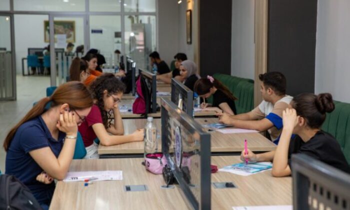 Bursa Büyükşehir’den üniversite adaylarına sınav provası