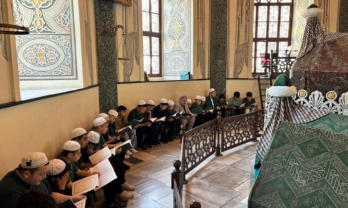 Bursa’da Osmangazi ve Orhangazi için hatim indirildi