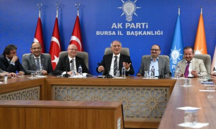 Efkan Ala, AK Parti Bursa İl Başkanlığı’nı ziyaret etti