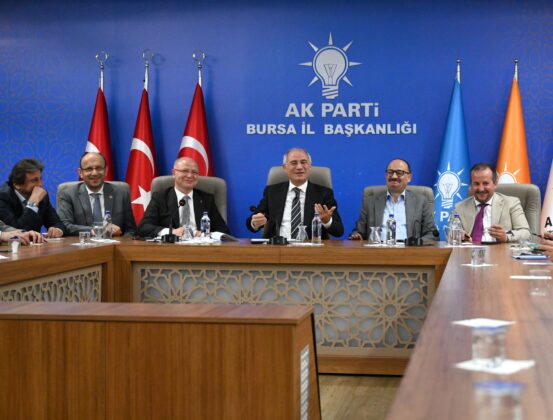 Efkan Ala, AK Parti Bursa İl Başkanlığı’nı ziyaret etti