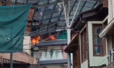 Bursa’da tarihi Uzun Çarşı’da korkutan yangın