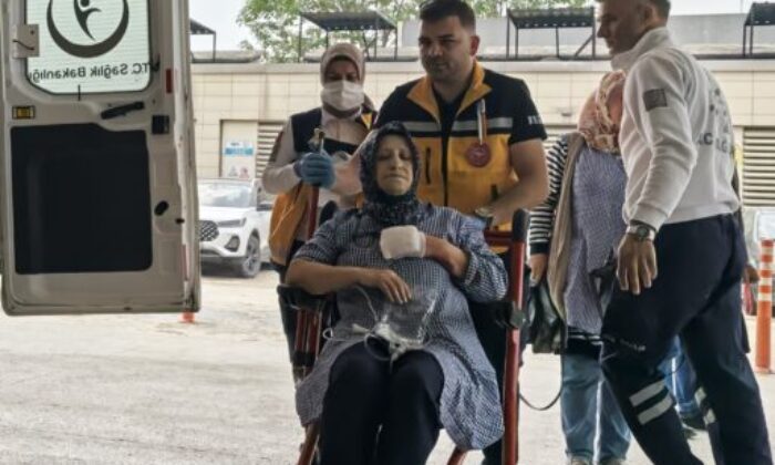 Bursa’da elini makineye kaptıran işçi yaralandı