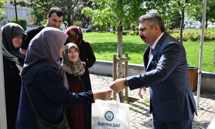 Yıldırım Belediyesi 50 bin fide dağıttı
