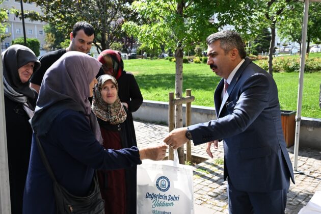 Yıldırım Belediyesi 50 bin fide dağıttı