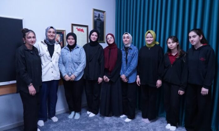 Liseli öğrencilerden “Dijital Çağın Hatipleri” projesi