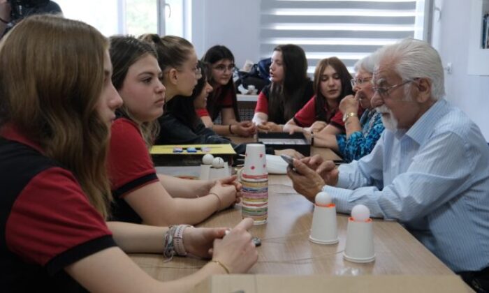 Bursa’da liselilerden anlamlı ziyaret