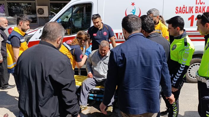 Kaza yaptı tedaviyi reddetti, yoğun bakıma alındı