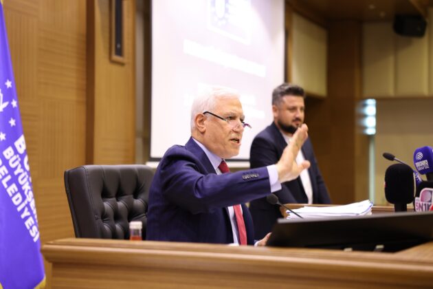 Başkan Bozbey’den Büyükşehir Meclisi’ndeki tartışmalara kınama