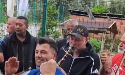 Hüsnü Şenlendirici İznik’te arkadaşının düğününde çaldı