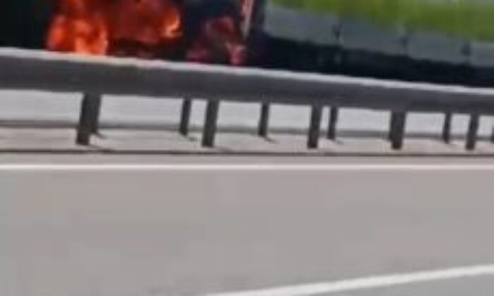 Tır alev alev yandı