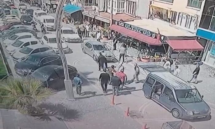 Bursa’da genç kadını kaçırmaya çalışan 4 kişi tutuklandı