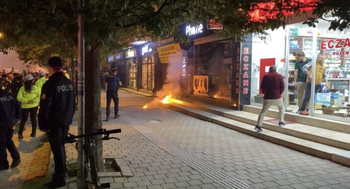 Bursa’da Fenerbahçeliler Derneği’ne meşale atıldı: 1 gözaltı