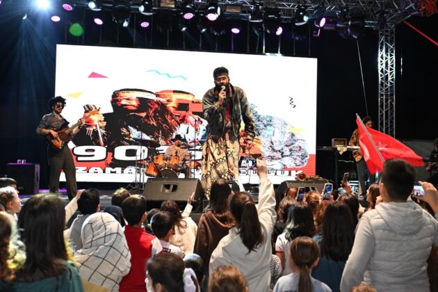 Bursa’da gündüz yarışma, gece konser