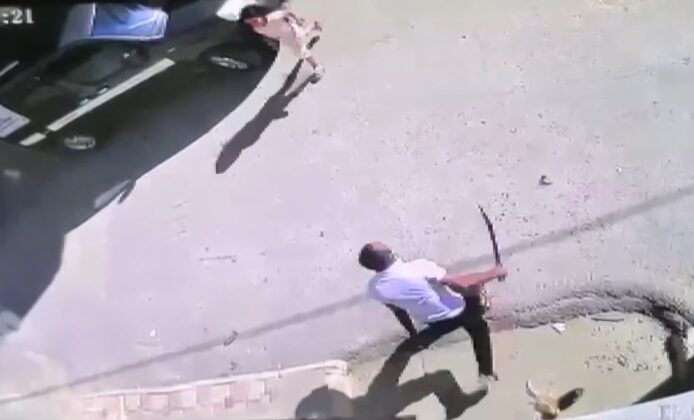 Bursa’da palalı çöp kavgası! Görüntüler ortaya çıktı