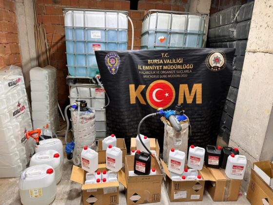Bursa’da kaçak alkol ve tütün operasyonu