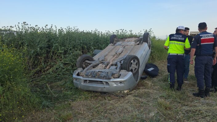 Kontrolden çıkan otomobil şarampole yuvarlandı