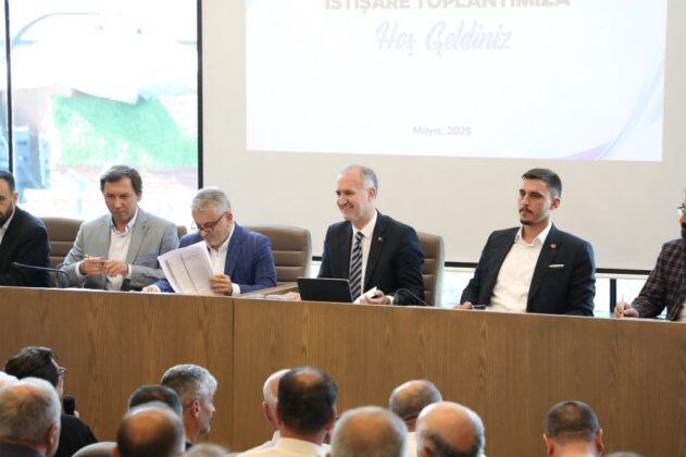 İnegöl’de muhtarlarla istişare toplantısı yapıldı