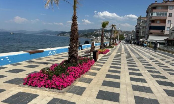 Bursa çiçek bahçesine dönüşüyor