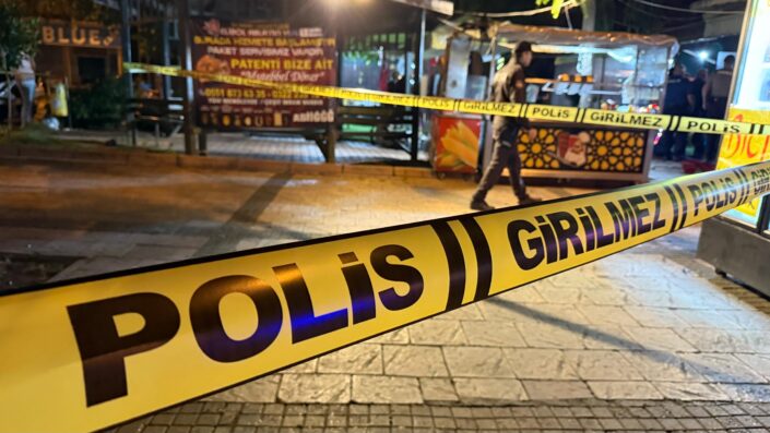 Emekli polis eski eşini öldürüp intihara kalkıştı