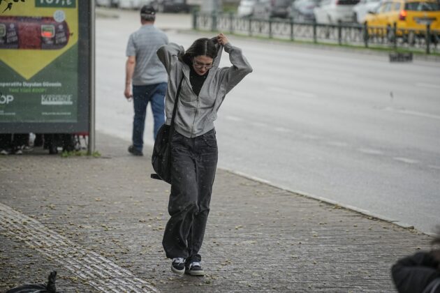 Bursa’da bahar havası yerini yağmura ve rüzgara bıraktı