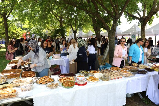 BUÜ Ziraat Fakültesi’nde geleneksel tomurcuk şenliği