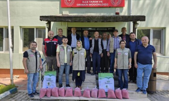 Orhaneli’de çiftçilere kuru fasulye tohumu dağıtıldı