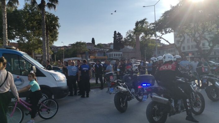 Bursa’da zabıtadan seyyar satıcılara yönelik denetim