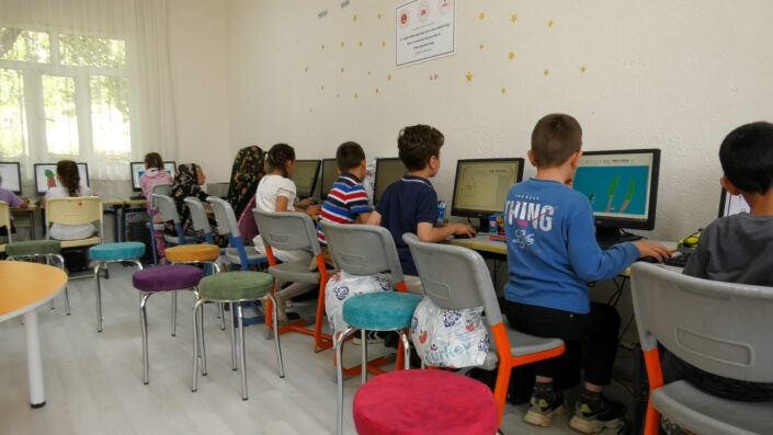 Bursa’da köy okullarına teknoloji desteği