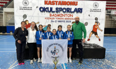 Osmangazili badmintoncular namağlup şampiyon