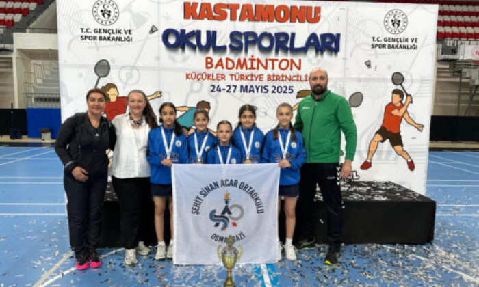 Osmangazili badmintoncular namağlup şampiyon