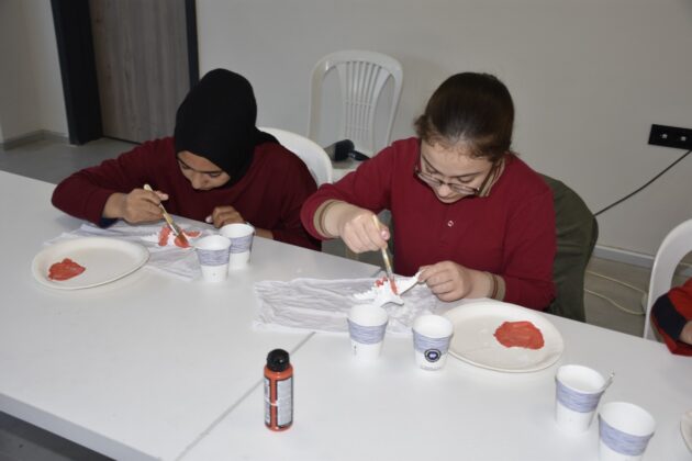 Karacabey’de öğrencilere sanat desteği