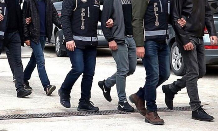 Bursa merkezli 25 ilde siber dolandırıcı operasyonu